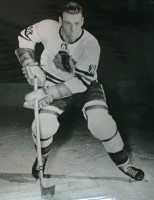 Kenny Mosdell with the Chicago Black Hawks in 1956-1957. Kenny Mosdell with the Chicago Black Hawks in 1956-1957.